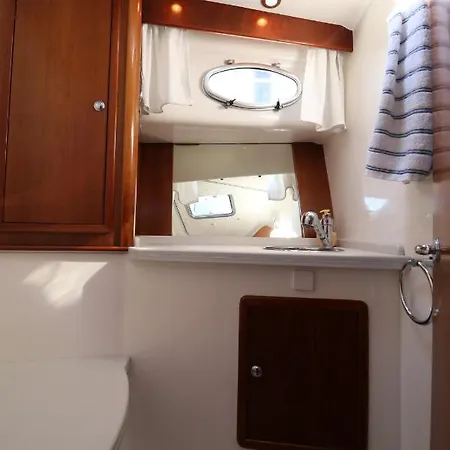 Private Yacht, We Our Guests リスボン